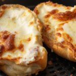 Pão com requeijão e doce de leite feito na airfryer