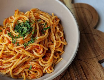 Macarronada caseira com molho de carne tradicional