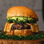 hamburguer-com-pasta-de-abacate.jpg